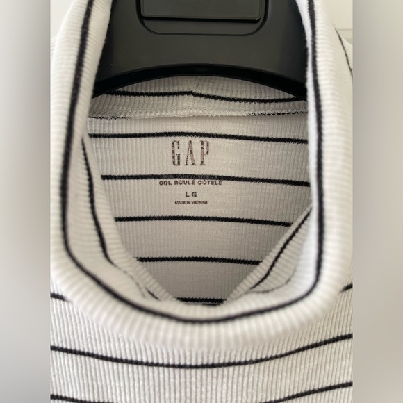 GAP Essential Rib Turtleneck | Black and White Stripes | L - Picture 4 of 8